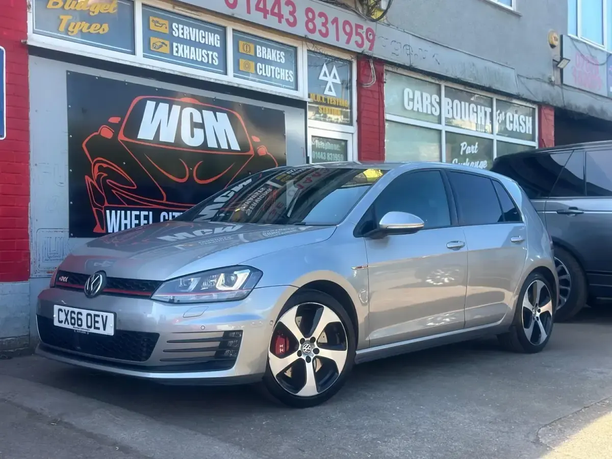 Usado VW Golf VII GTI 315 HP (231 kW) 2016 Prateado Citadino