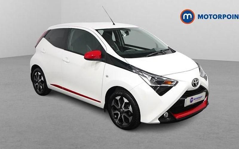 Usado Toyota Aygo Trend 72 HP (52 kW) 2020 Branco Citadino