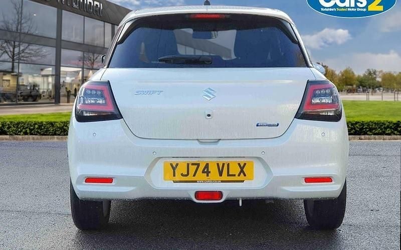 Used Suzuki Swift 82 HP (60 kW) 2024 White Hatchback