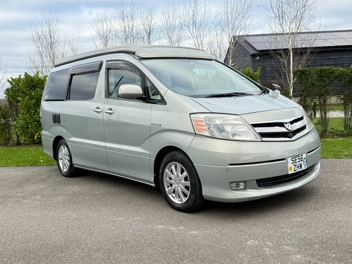 Used Toyota Alphard 159 HP (116 kW) 2007 Silver MPV