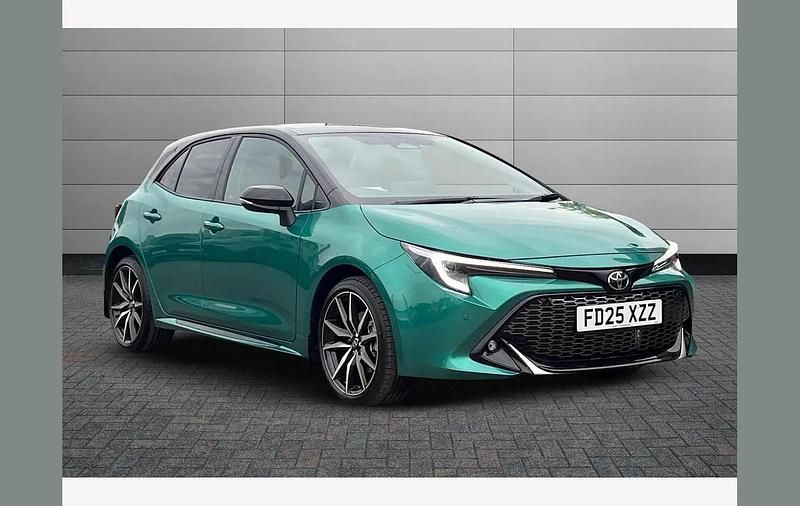 Green New 2025 Toyota Corolla Sport Hatchback | £29,999 (A bit pricey) - Image 1/3