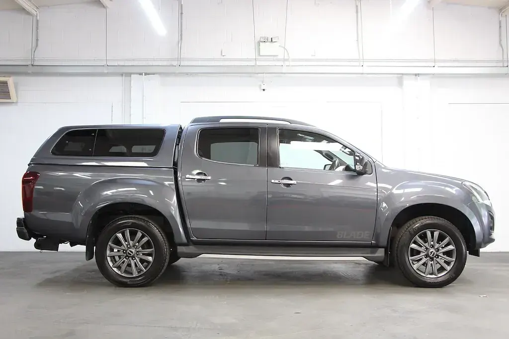 Used Isuzu D-Max 164 HP (120 kW) 2019 Grey Pickup
