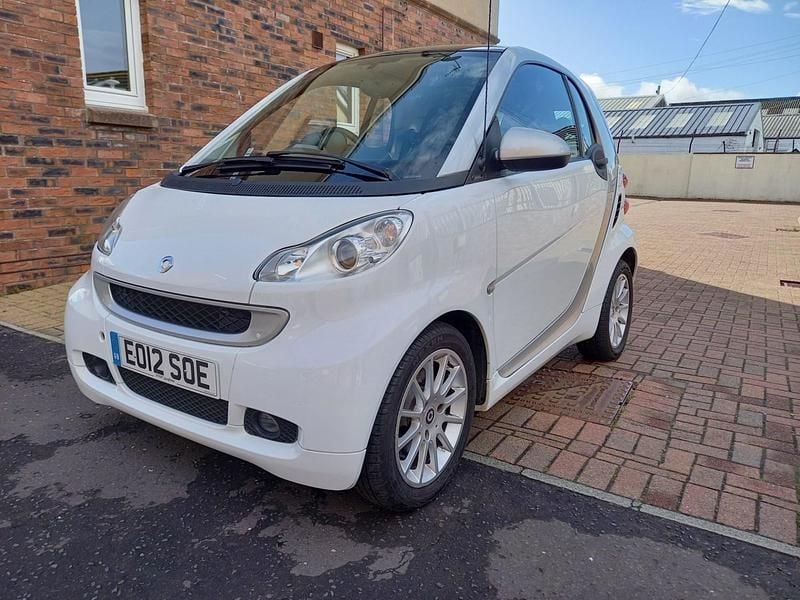 White Used 2012 Smart ForTwo Coupé Passion Coupe | £3,999 (Fair price) - Image 1/4