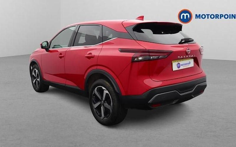 Used Nissan Qashqai N-Connecta 158 HP (116 kW) 2022 Red SUV