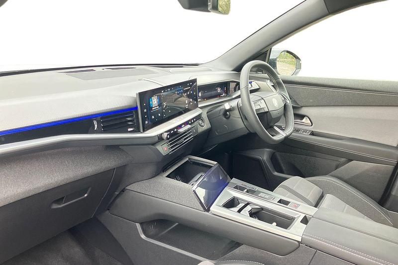 Used Vauxhall Grandland X Ultimate 136 HP (100 kW) 2025 Arctic white SUV