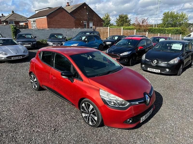 Used Renault Clio IV Dynamique 90 HP (66 kW) 2014 Red Hatchback