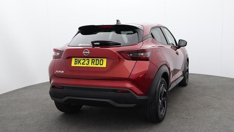 Used Nissan Juke N-Connecta 114 HP (83 kW) 2023 Red SUV