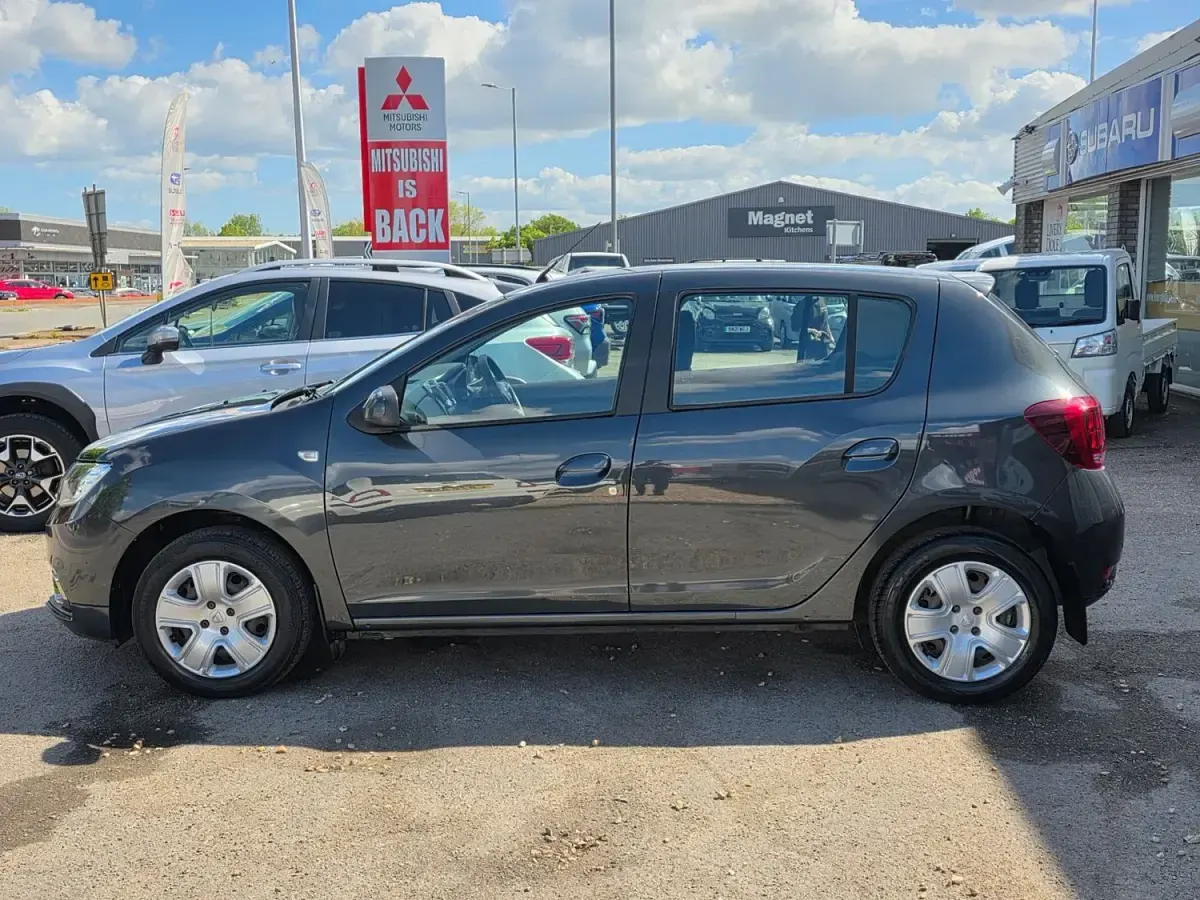 Gebraucht Dacia Sandero Lauréate 75 PS (55 kW) 2018 Grau Kleinwagen