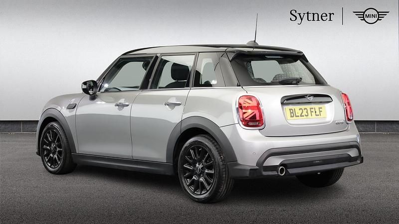 Used Mini Cooper Classic 134 HP (98 kW) 2023 Silver Hatchback