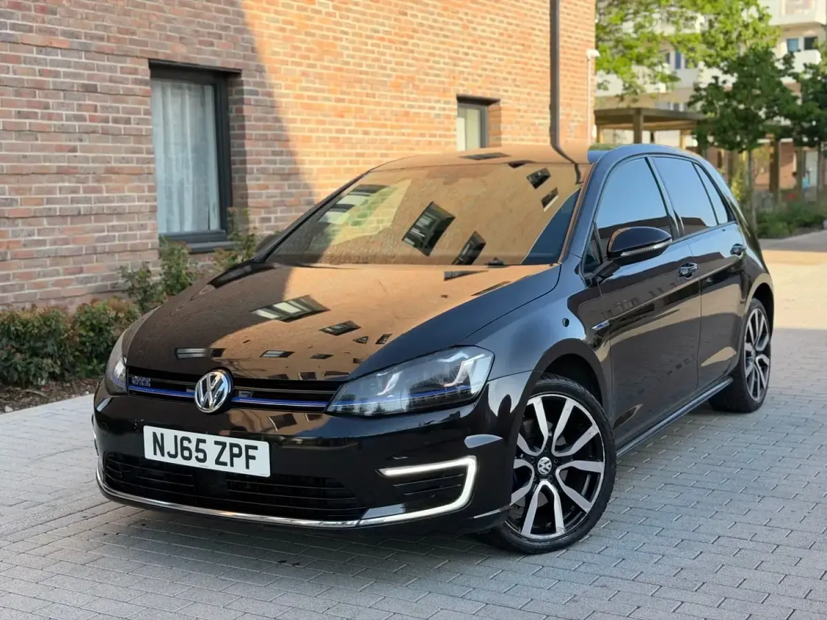 Usado VW Golf VII GTE 204 HP (150 kW) 2015 Preto Citadino