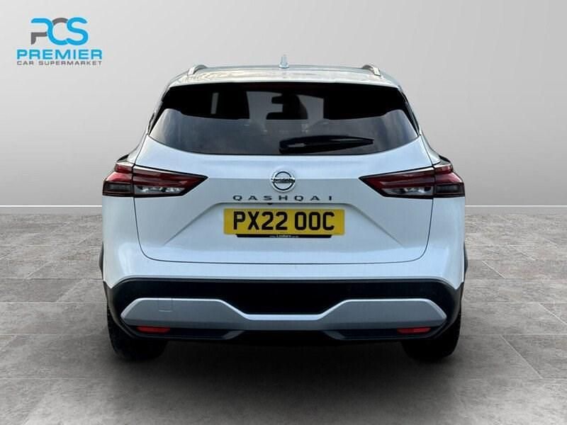 Used Nissan Qashqai Tekna 2022 White SUV