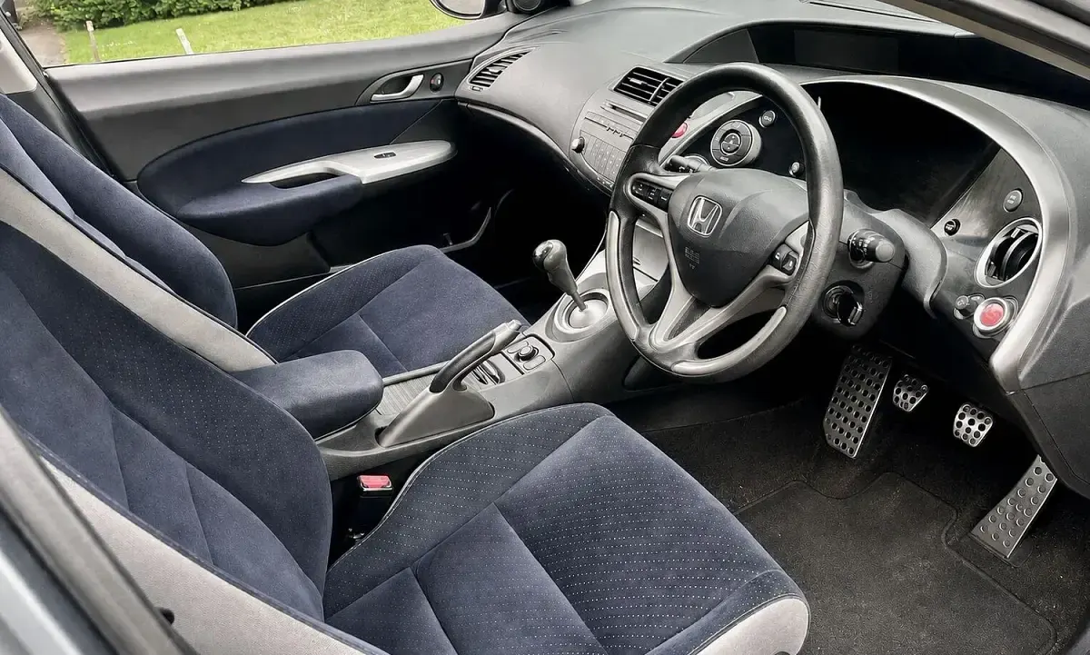 Used Honda Civic SE 140 HP (102 kW) 2006 Grey Hatchback