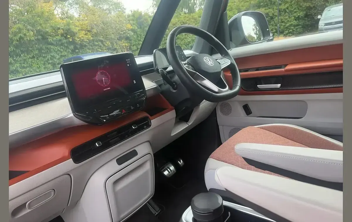 Used VW ID. Buzz Pro 150 kW (204 HP) 2023 Orange MPV