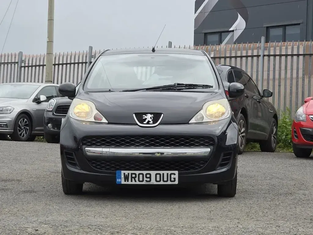 Used Peugeot 107 68 HP (50 kW) 2009 Black Hatchback