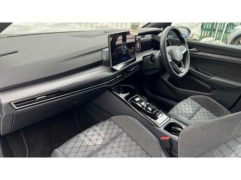 Used VW Golf VIII 150 HP (110 kW) 2025