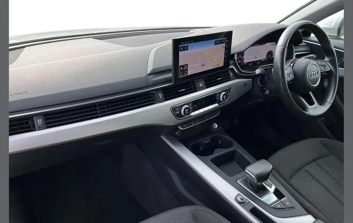 Used Audi A4 Comfort 161 HP (118 kW) 2020 Silver Estate