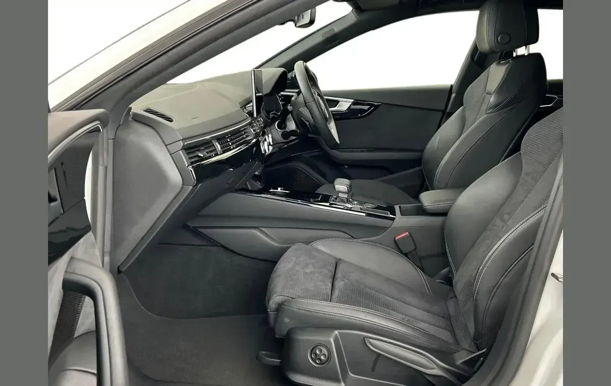 Used Audi A5 Black Edition 200 HP (147 kW) 2022 White Coupe
