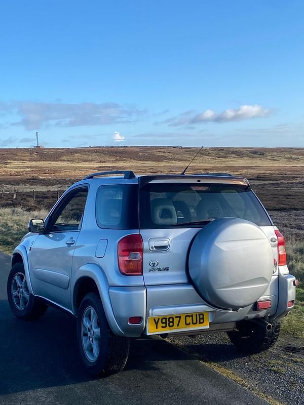 Used Toyota RAV4 2001 Silver SUV