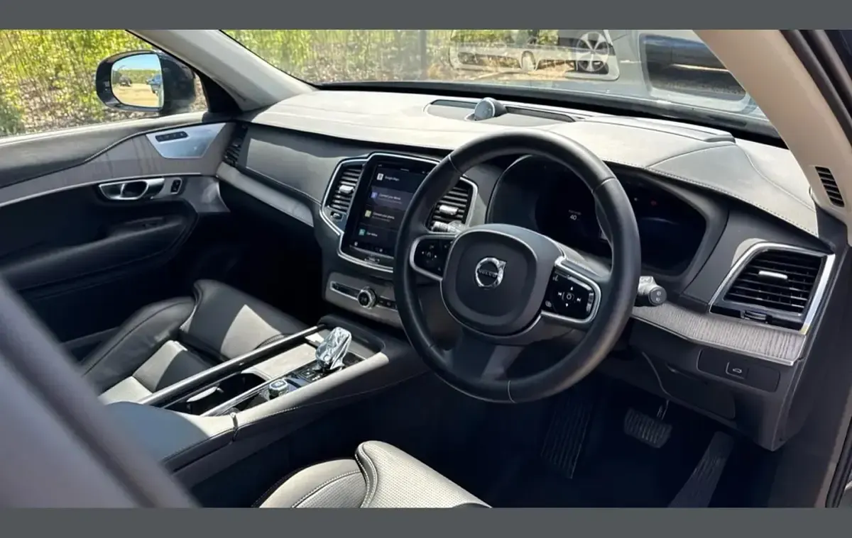 Used Volvo XC90 Ultra 455 HP (334 kW) 2025 Blue SUV