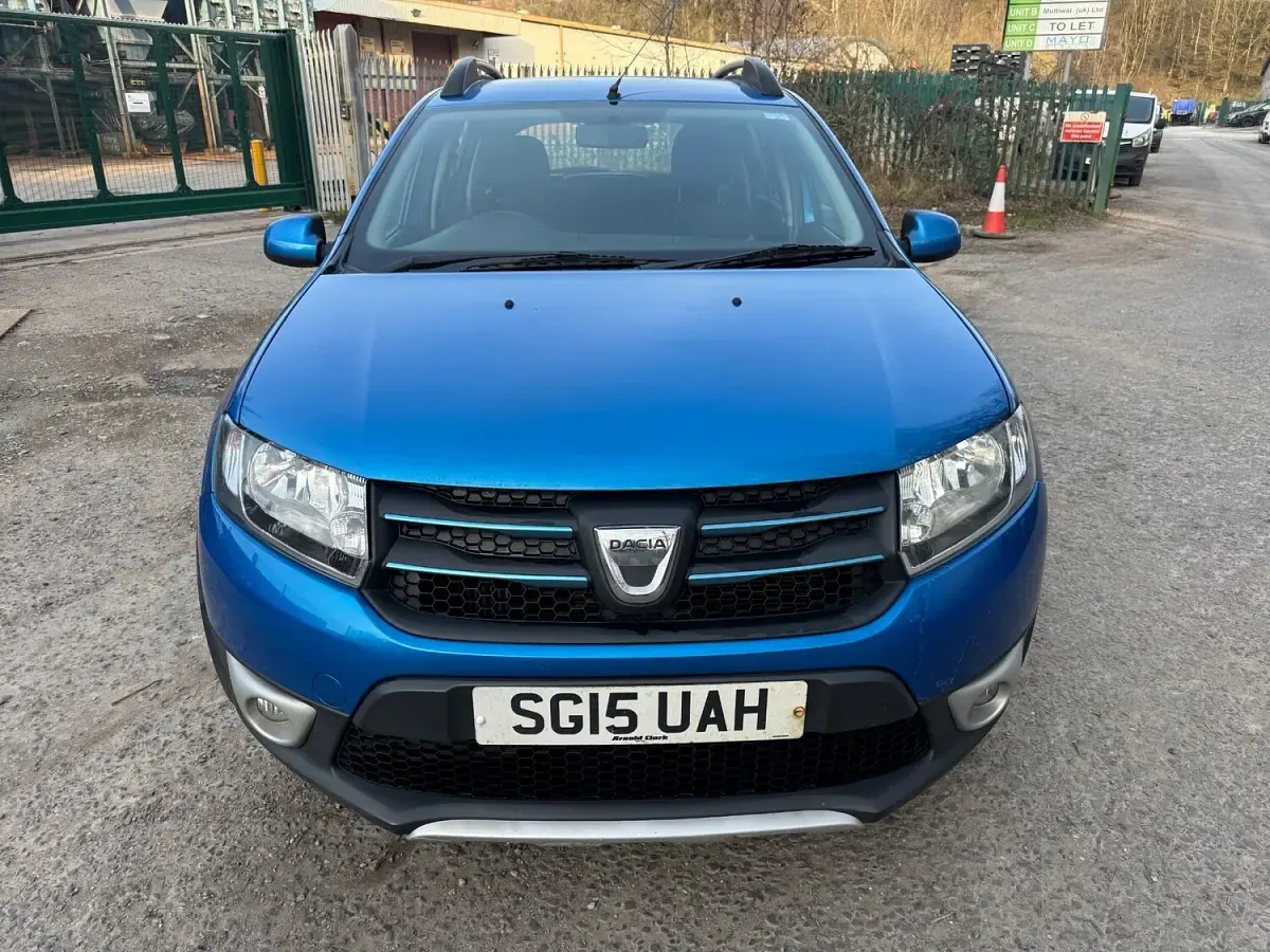 Used Dacia Sandero Lauréate 2015 Blue Hatchback