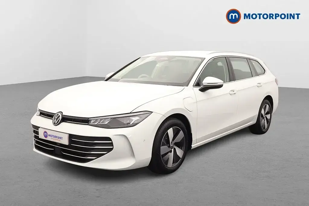 Begagnad VW Passat Life 204 HK (150 kW) 2025 Vit Kombi