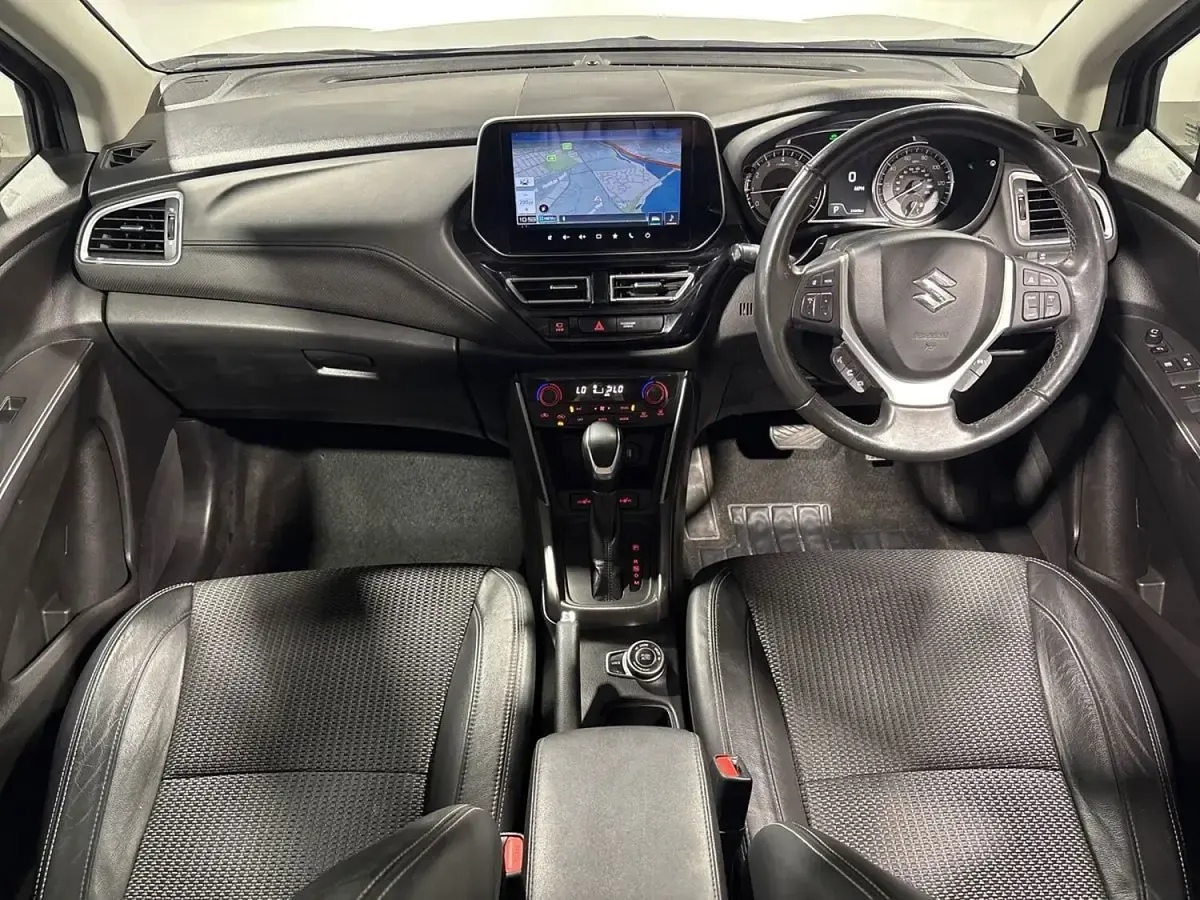 Used Suzuki SX4 115 HP (84 kW) 2023 Silver Hatchback