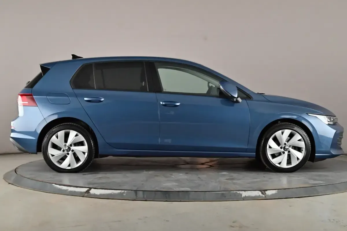 Used VW Golf VIII Match 150 HP (110 kW) 2024 Blue Hatchback
