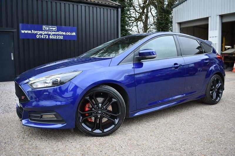 Used Ford Focus ST 185 HP (136 kW) 2016 Blue Hatchback