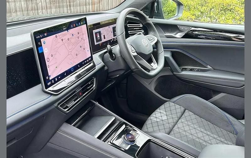 Green Used 2025 VW Tiguan R-line SUV | £35,999 (Expensive) - Image 1/4