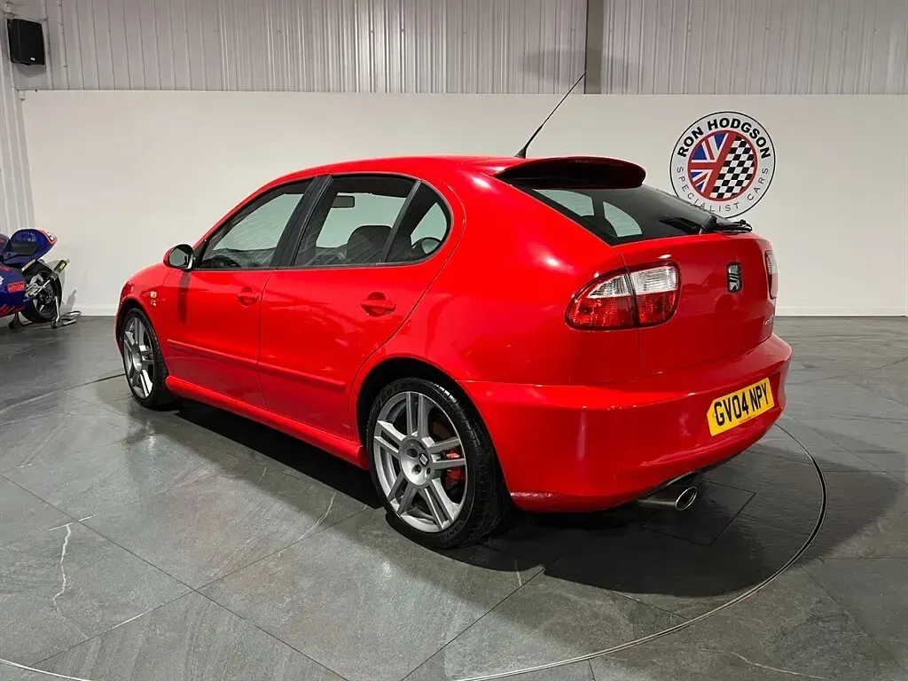 Used Seat Leon CUPRA 225 HP (165 kW) 2004 Emocion red Hatchback