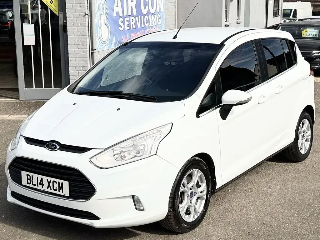 Used Ford B-MAX Zetec 105 HP (77 kW) 2014 White MPV