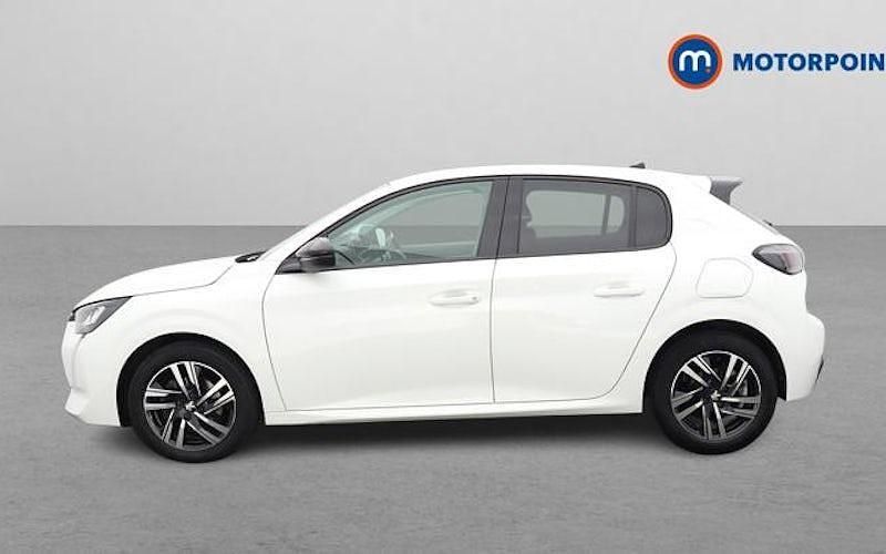 Used Peugeot 208 Allure+ 131 HP (96 kW) 2023 White Hatchback