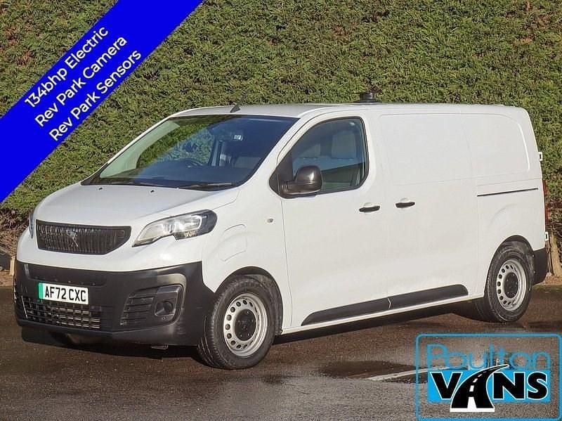 Used Peugeot e-Expert 100 kW (136 HP) 2022 Mauve/pink Van
