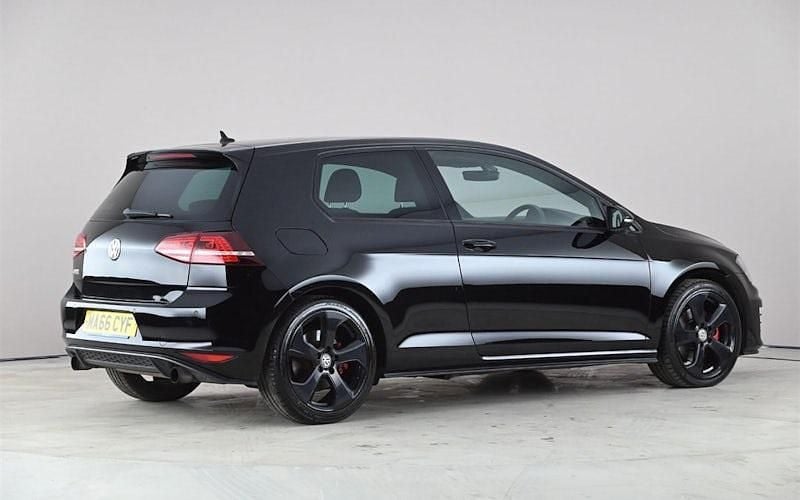 Begagnad VW Golf VII GTI 220 HK (161 kW) 2016 Svart Halvkombi