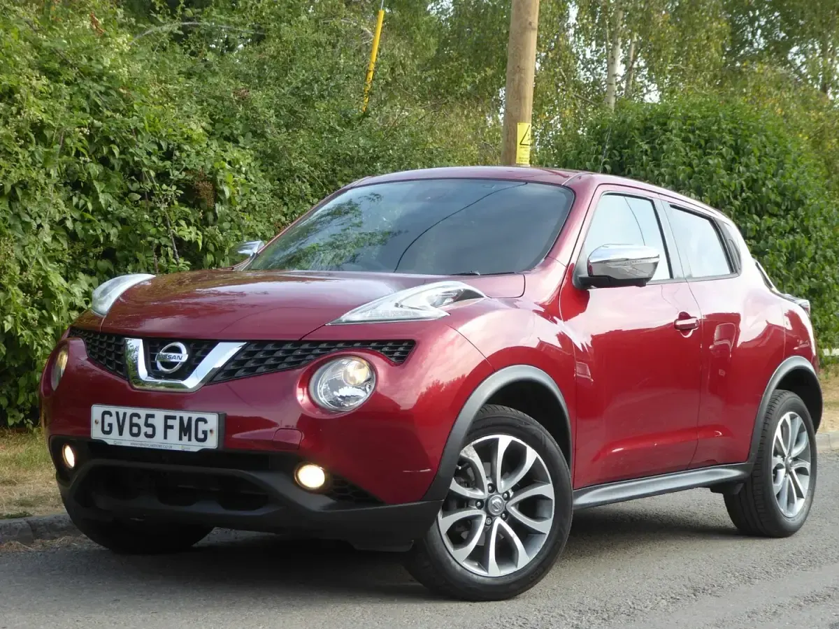 Used Nissan Juke Tekna 110 HP (80 kW) 2015 Red SUV