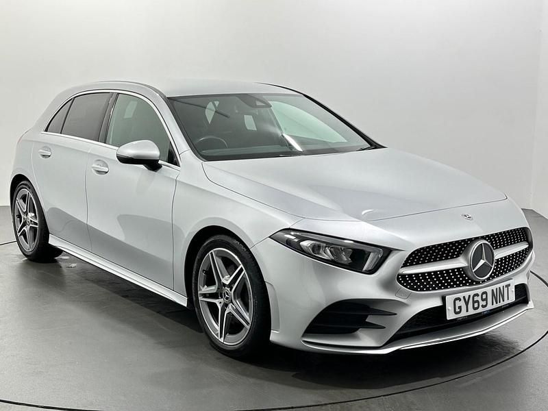 Usado Mercedes A180 AMG line 136 HP (100 kW) 2019 Citadino