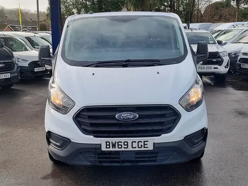 Used Ford Transit Custom 105 HP (77 kW) 2019 White Van