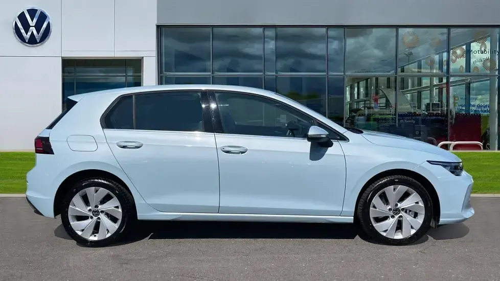 Used VW Golf VIII Style 204 HP (150 kW) 2025 Crystal ice blue metallic