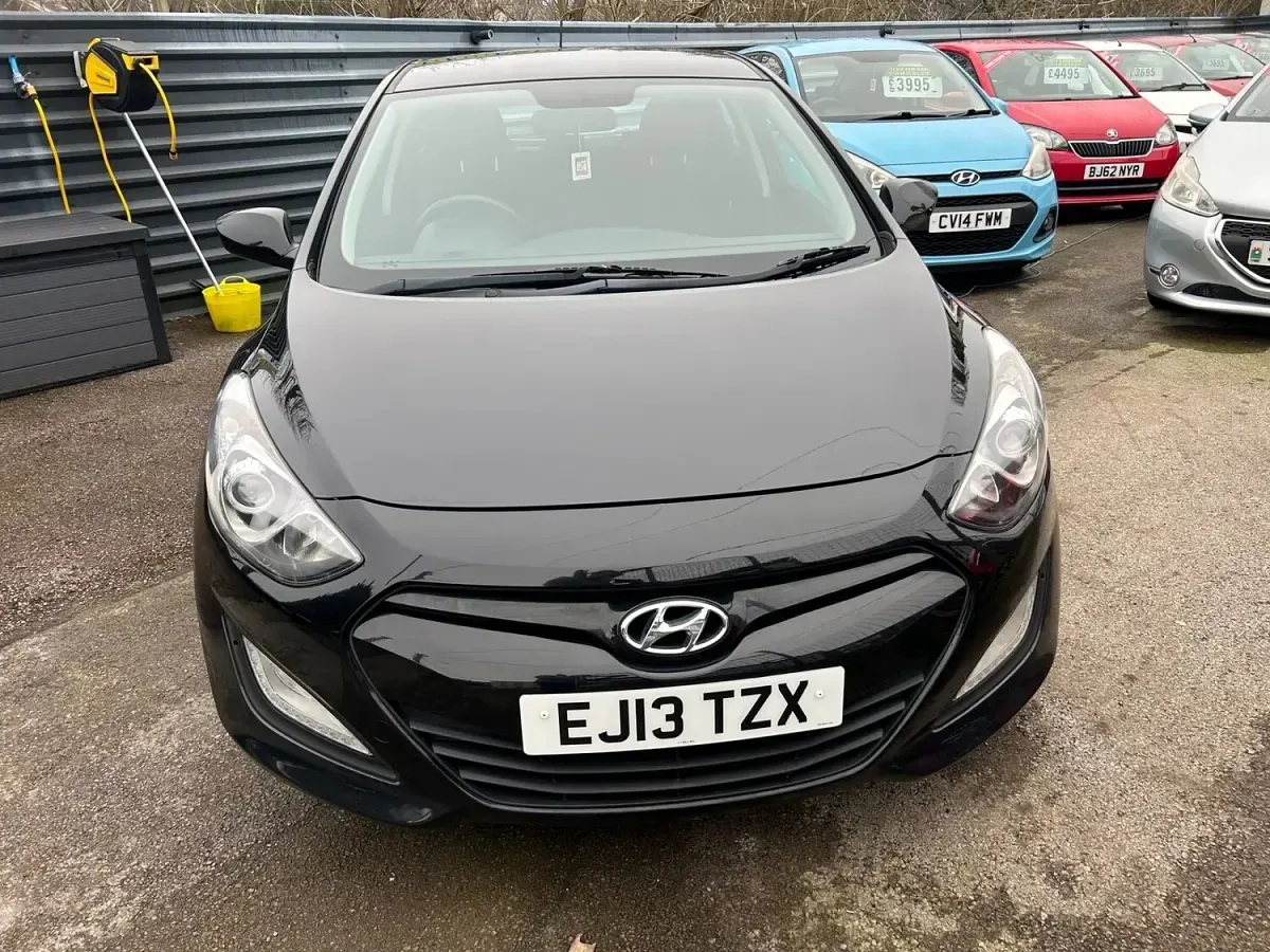 Used Hyundai i30 Classic 100 HP (73 kW) 2013 Black Hatchback