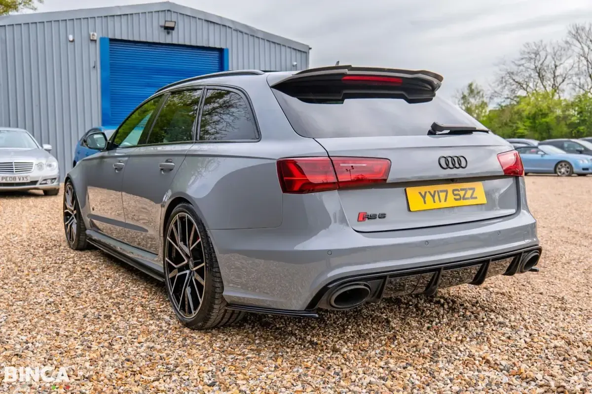Usado Audi RS6 Performance 560 HP (411 kW) 2017 Cinzento Carrinha