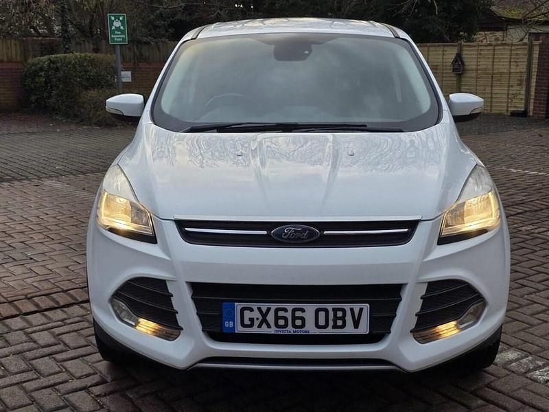 Used Ford Kuga Zetec 182 HP (133 kW) 2016 White SUV