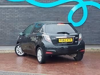 Used Toyota Yaris Hybrid T4 101 HP (74 kW) 2012 Black Hatchback