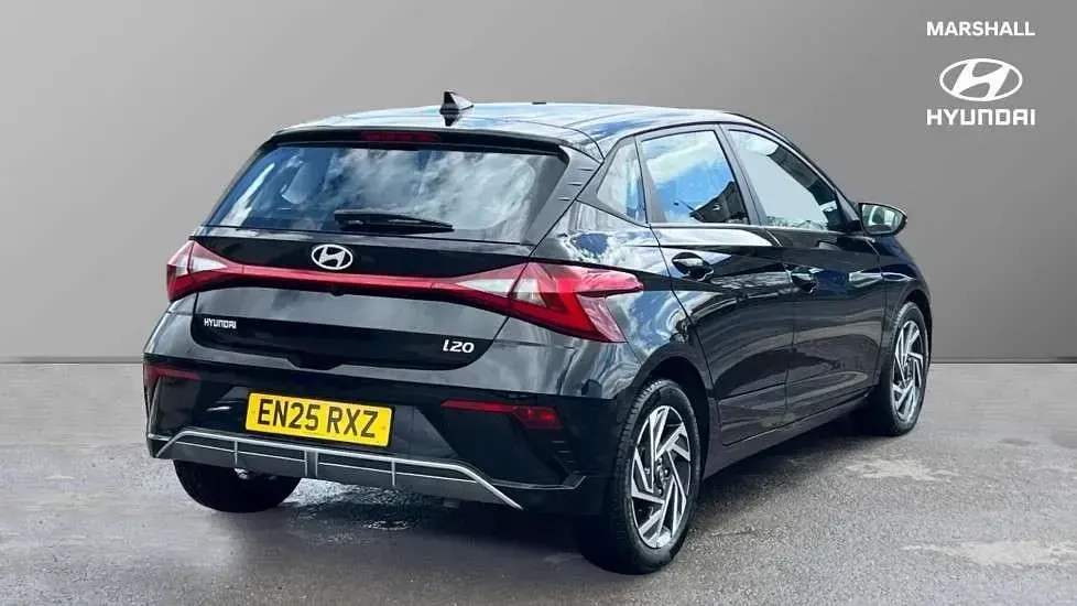 Used Hyundai i20 Advanced 100 HP (73 kW) 2025 Black Hatchback