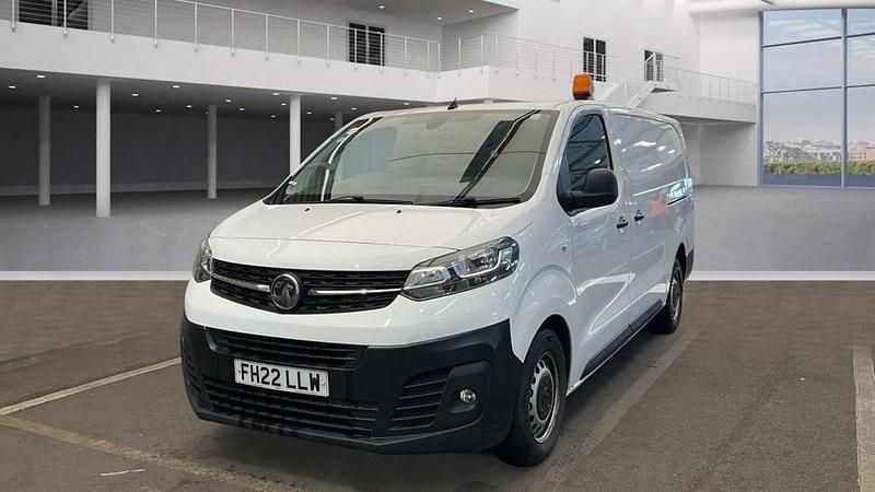 Used Vauxhall Vivaro 145 HP (106 kW) 2022 White MPV