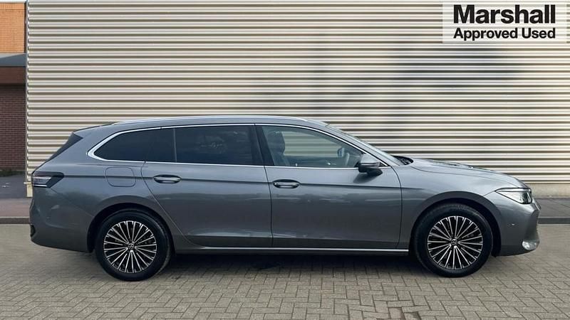 Used VW Passat Elegance 272 HP (200 kW) 2025 Grey Estate