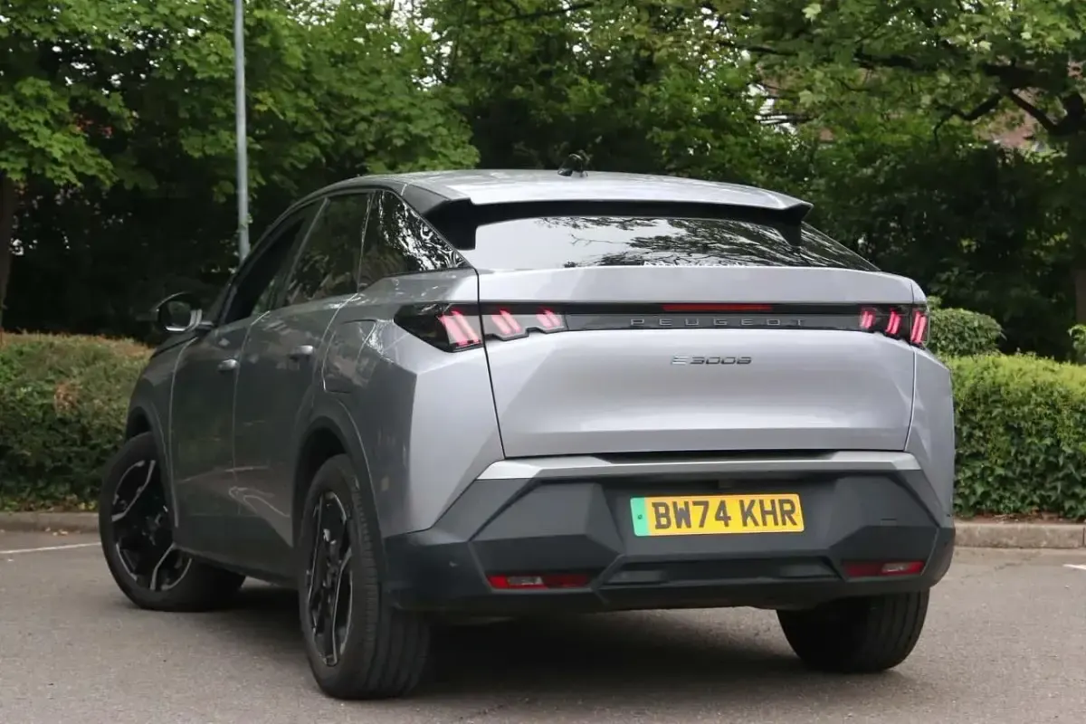 Used Peugeot e-3008 Allure 152 kW (207 HP) 2025 Grey SUV