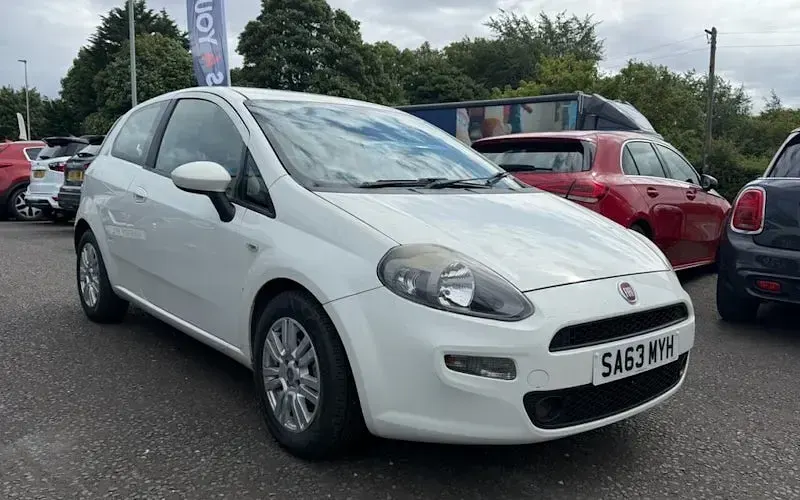 Used Fiat Punto Easy 69 HP (50 kW) 2013 Hatchback