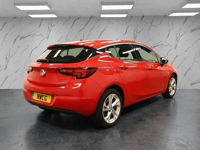 Used Vauxhall Astra SRi 150 HP (110 kW) 2018 Red Hatchback