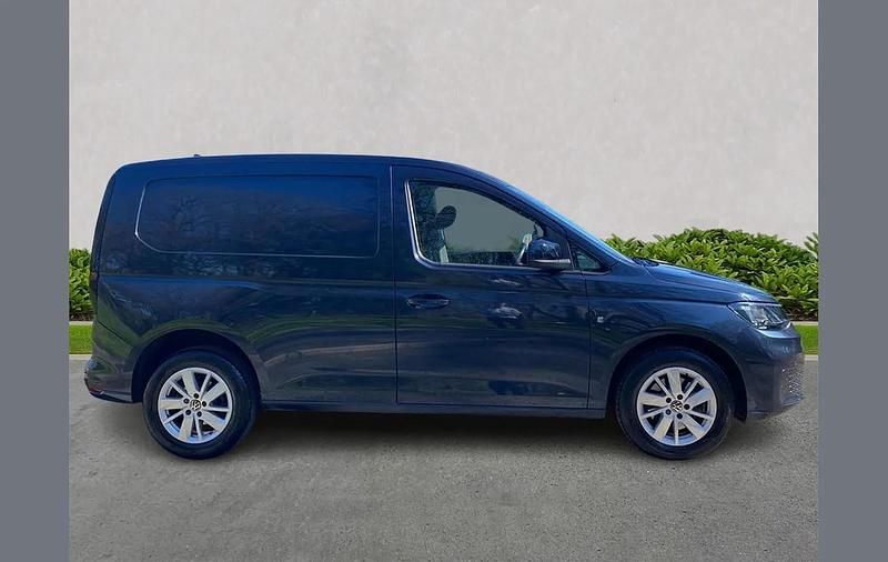 Used VW Caddy Pro 114 HP (83 kW) 2025 Blue MPV