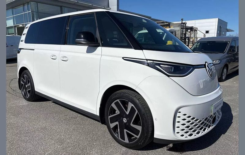 White Used 2023 VW ID. Buzz Pro Van | £42,995 (Fair price) - Image 1/4